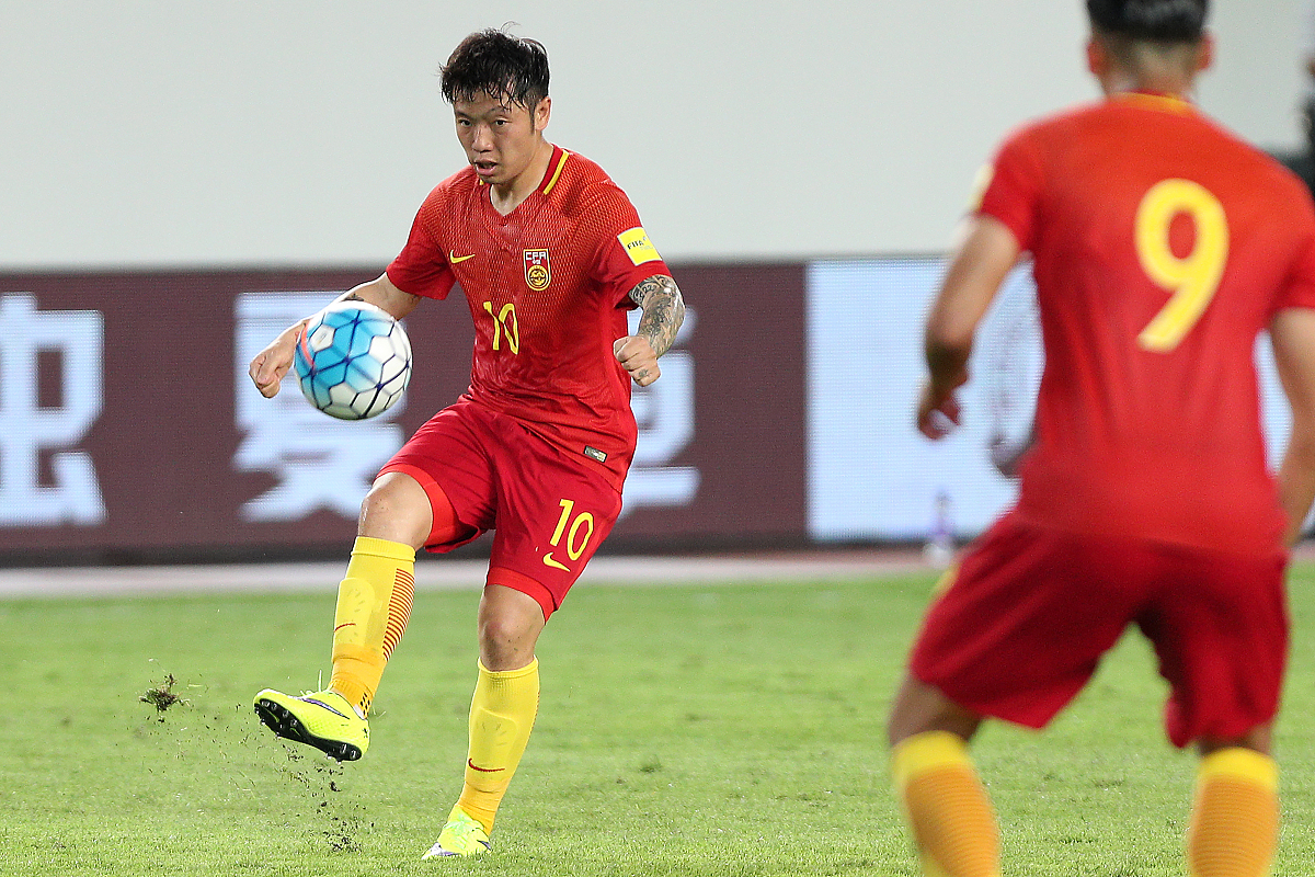 包含转折点！巴塞罗那门线救险，CBA常规赛转会期攻防权衡，信心回归，身体对抗强度拉满的词条