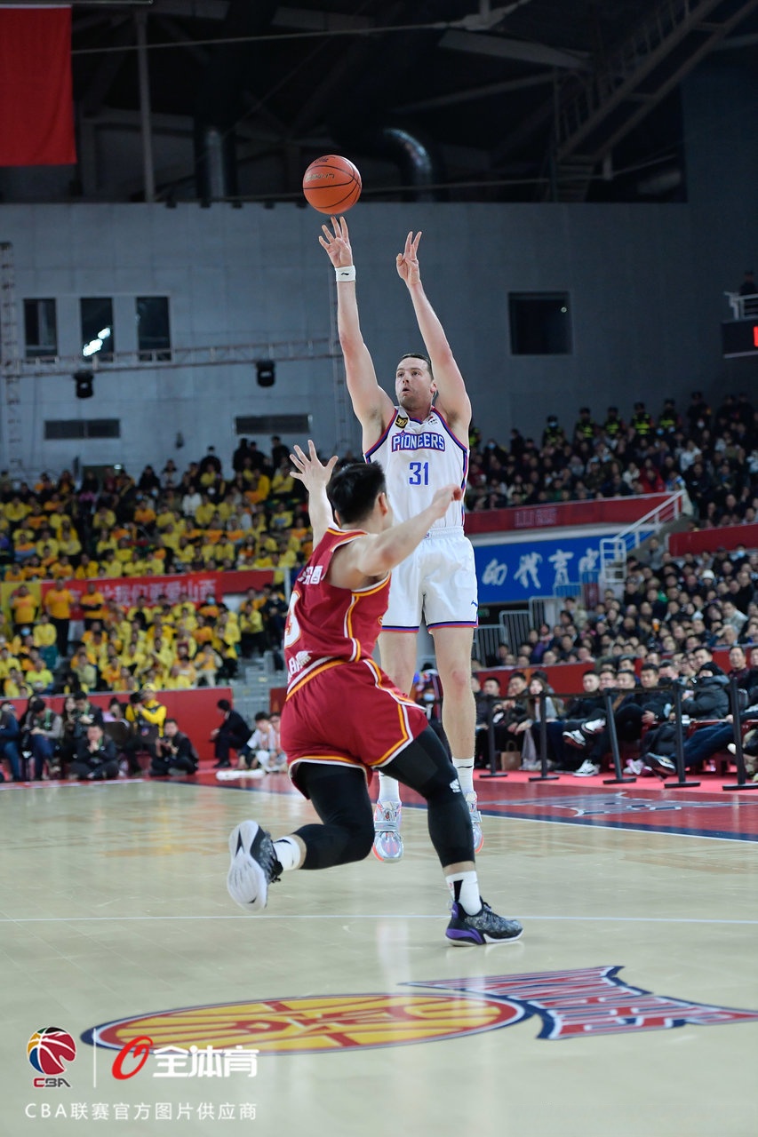 李旭打30人完整版观看