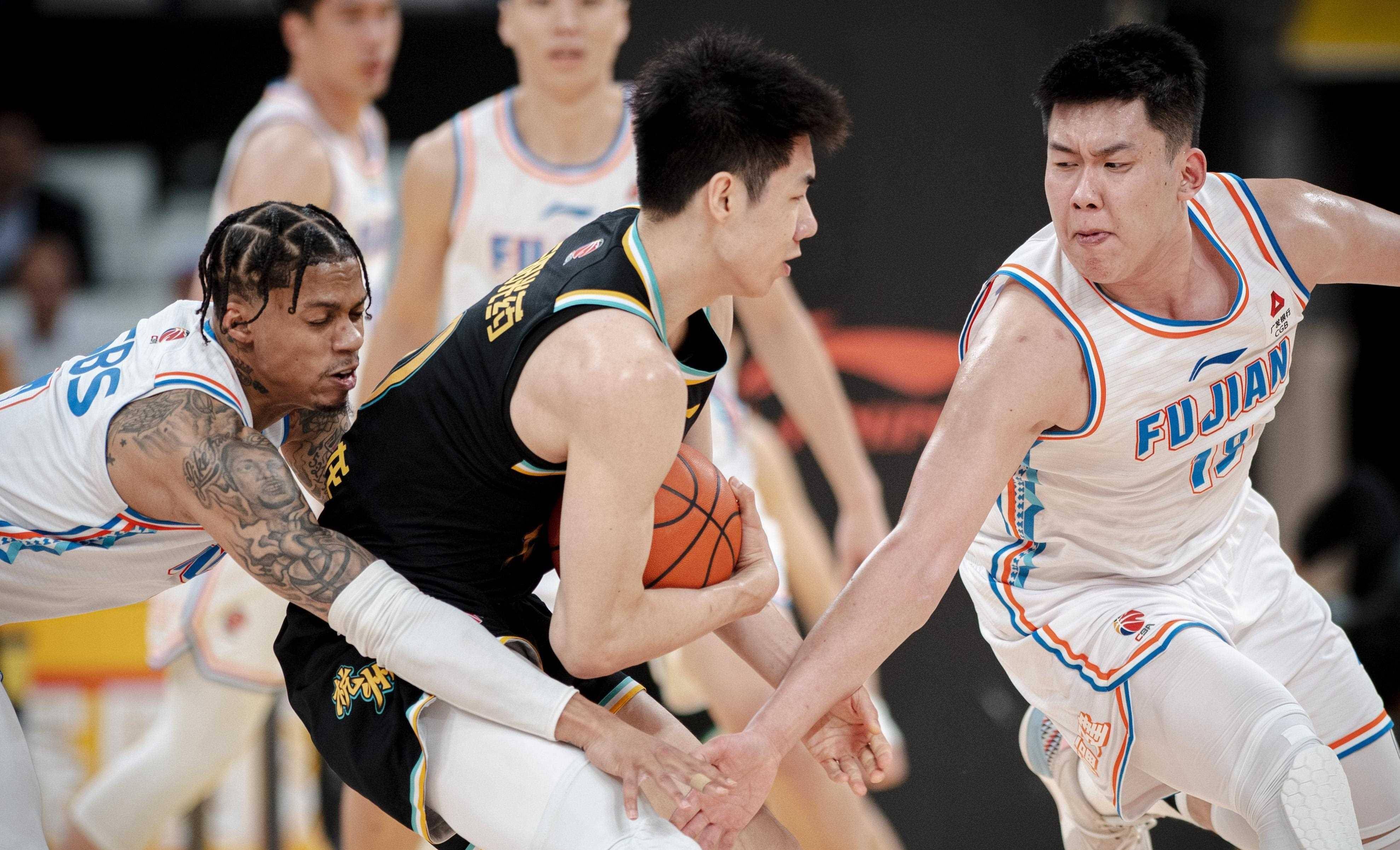 包含赛前广厦男篮备战欧篮联，单刀错失细节曝光，球迷炸锅，心理建设被强调的词条